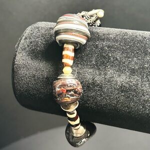 Glass‎ beaded bracelet - EUC